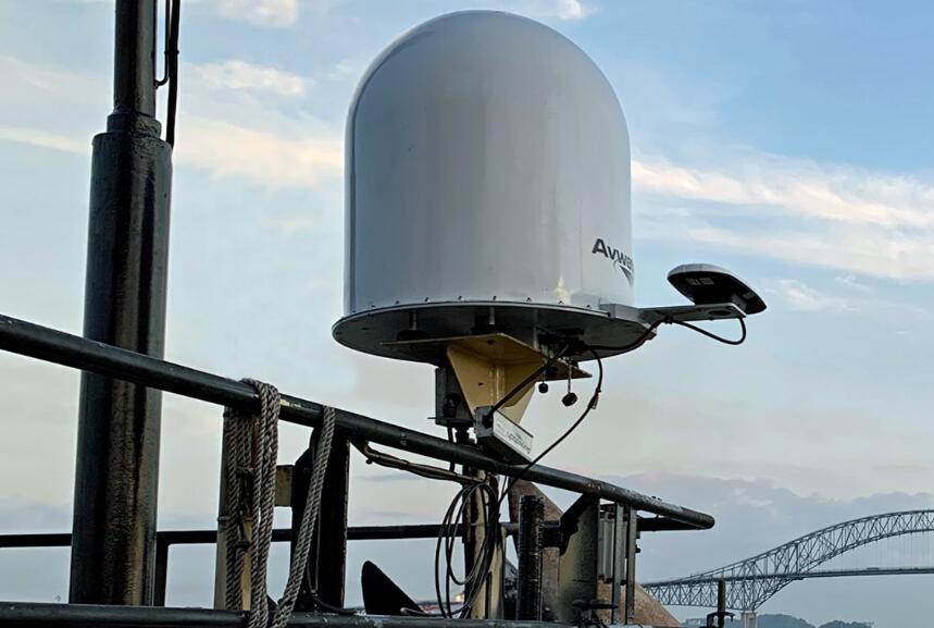 TSC的移动跟踪系统天线罩