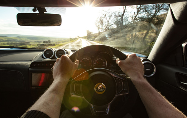  无线电池管理系统与高性能电动汽车的未来